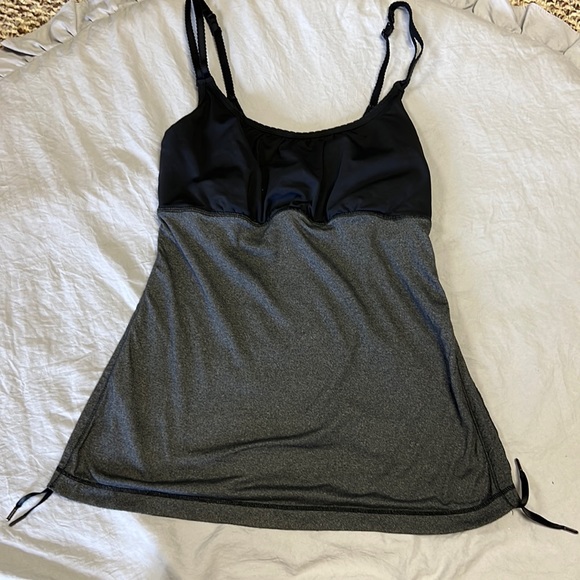 Lululemon‎ - Picture 1 of 9